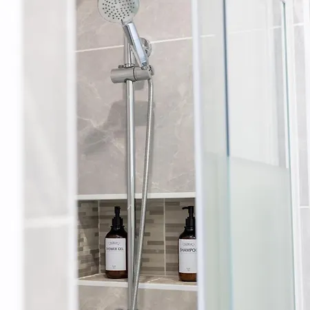 Tres Bel Cosy Et Cholet